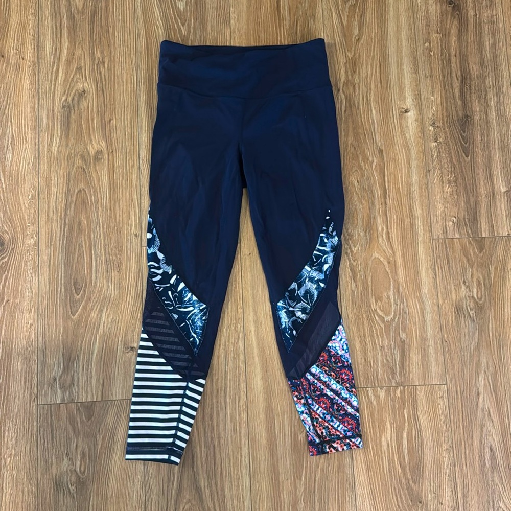 Athleta 3/4th length printed yoga pants